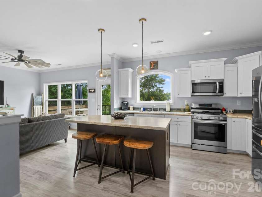 645 Riverside Drive, Lexington, NC 27292.  MLS# CAR4393067, YatesRealty ID 29838. 