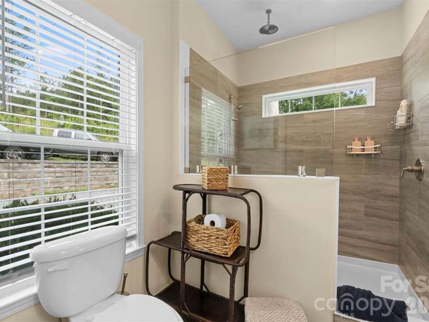 645 Riverside Drive, Lexington, NC 27292.  MLS# CAR4393067, YatesRealty ID 29838. 