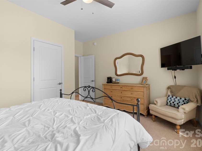645 Riverside Drive, Lexington, NC 27292.  MLS# CAR4393067, YatesRealty ID 29838. 