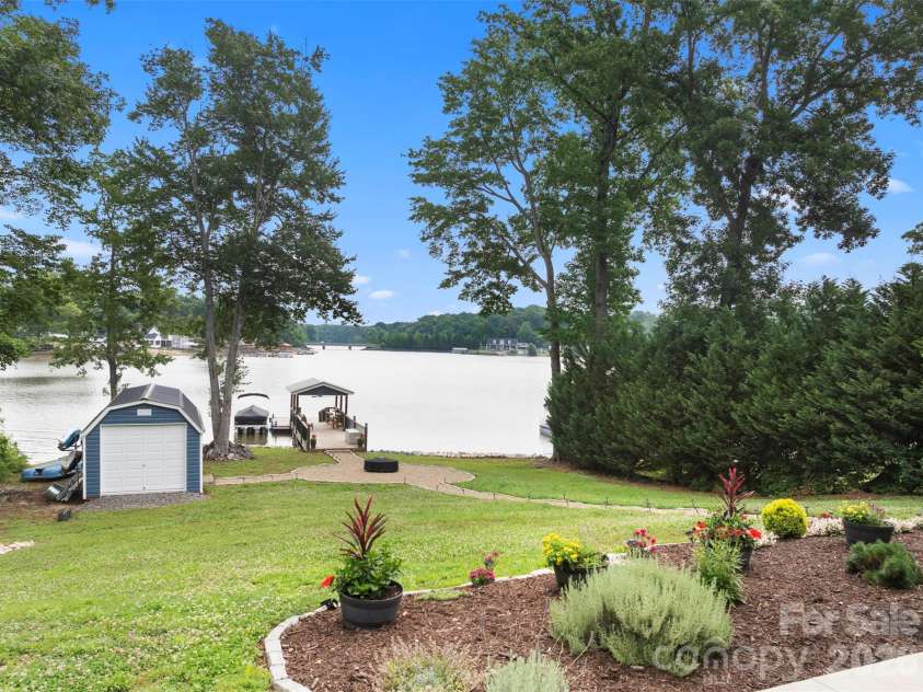 645 Riverside Drive, Lexington, NC 27292.  MLS# CAR4393067, YatesRealty ID 29838. 