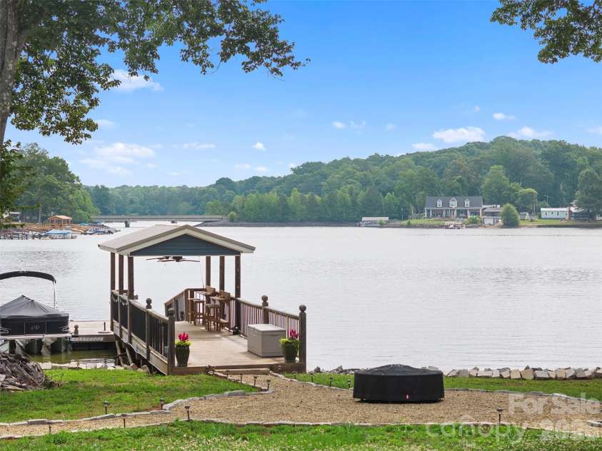 645 Riverside Drive, Lexington, NC 27292.  MLS# CAR4393067, YatesRealty ID 29838. 