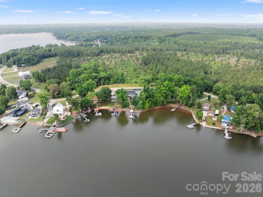 645 Riverside Drive, Lexington, NC 27292.  MLS# CAR4393067, YatesRealty ID 29838. 