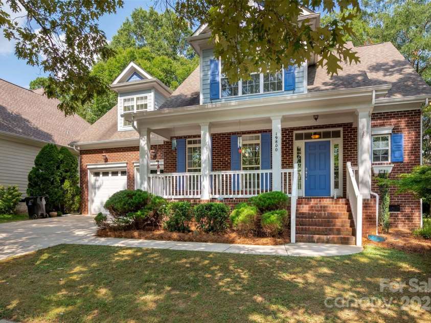 19800 Wooden Tee Drive, Davidson, NC 28036.  MLS# CAR4286937, YatesRealty ID 29839. 