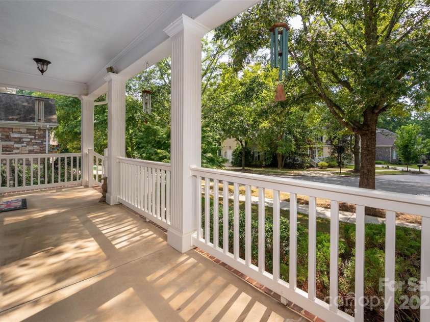 19800 Wooden Tee Drive, Davidson, NC 28036.  MLS# CAR4286937, YatesRealty ID 29839. 