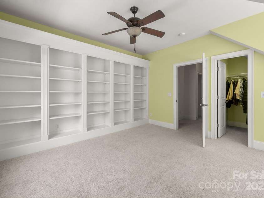 19800 Wooden Tee Drive, Davidson, NC 28036.  MLS# CAR4286937, YatesRealty ID 29839. 