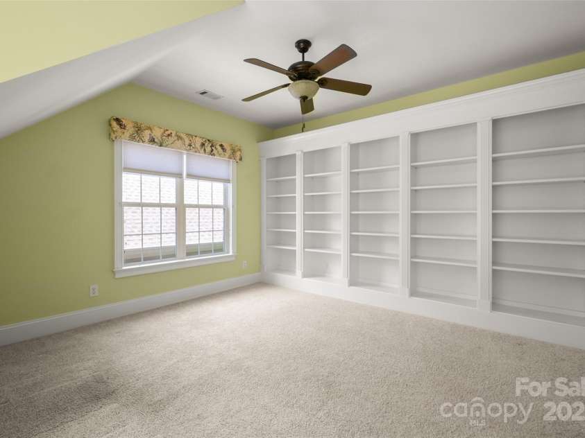 19800 Wooden Tee Drive, Davidson, NC 28036.  MLS# CAR4286937, YatesRealty ID 29839. 