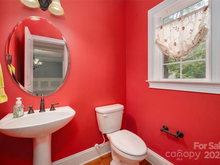 19800 Wooden Tee Drive, Davidson, NC 28036.  MLS# CAR4286937, YatesRealty ID 29839. 