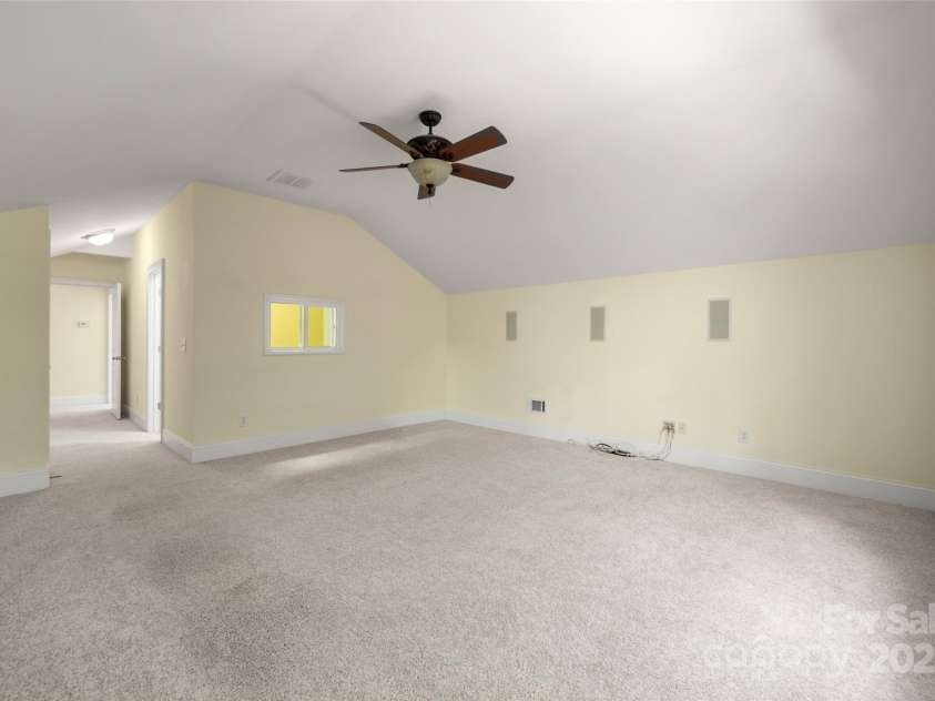 19800 Wooden Tee Drive, Davidson, NC 28036.  MLS# CAR4286937, YatesRealty ID 29839. 