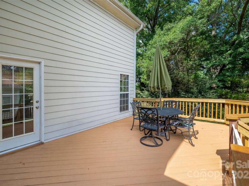 19800 Wooden Tee Drive, Davidson, NC 28036.  MLS# CAR4286937, YatesRealty ID 29839. 