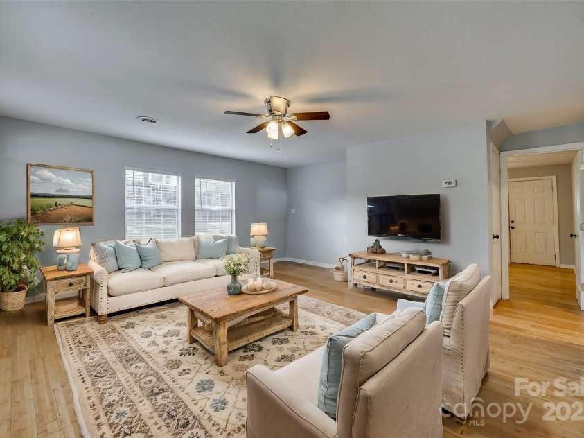 210 Knox Street, Clover, SC 29710.  MLS# CAR4234117, YatesRealty ID 2984. 