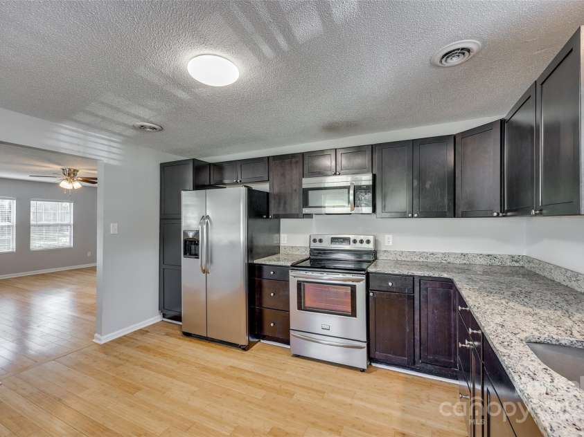 210 Knox Street, Clover, SC 29710.  MLS# CAR4234117, YatesRealty ID 2984. 