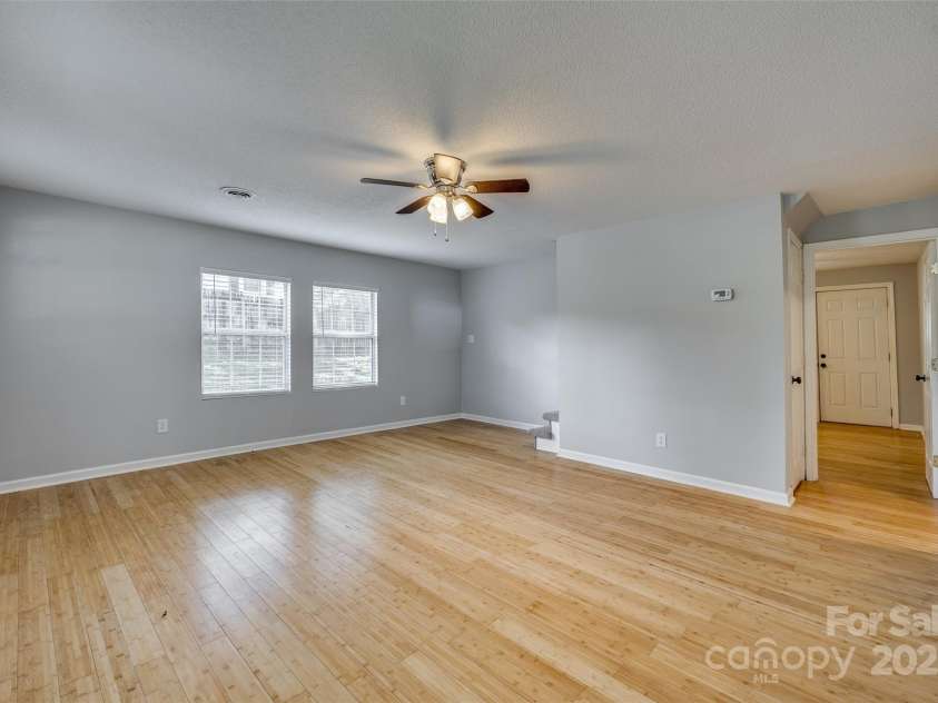 210 Knox Street, Clover, SC 29710.  MLS# CAR4234117, YatesRealty ID 2984. 