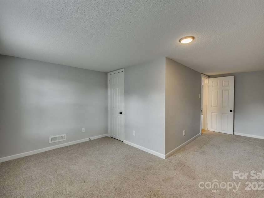 210 Knox Street, Clover, SC 29710.  MLS# CAR4234117, YatesRealty ID 2984. 