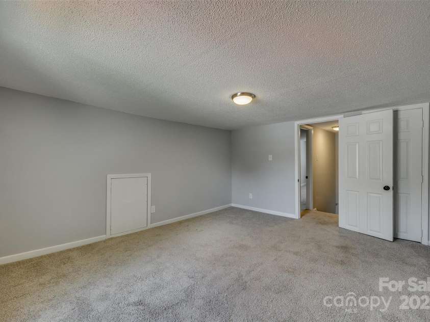 210 Knox Street, Clover, SC 29710.  MLS# CAR4234117, YatesRealty ID 2984. 