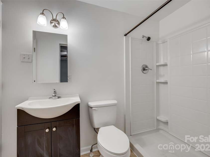 210 Knox Street, Clover, SC 29710.  MLS# CAR4234117, YatesRealty ID 2984. 