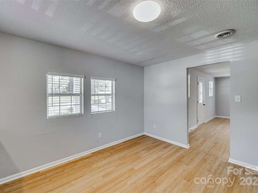 210 Knox Street, Clover, SC 29710.  MLS# CAR4234117, YatesRealty ID 2984. 