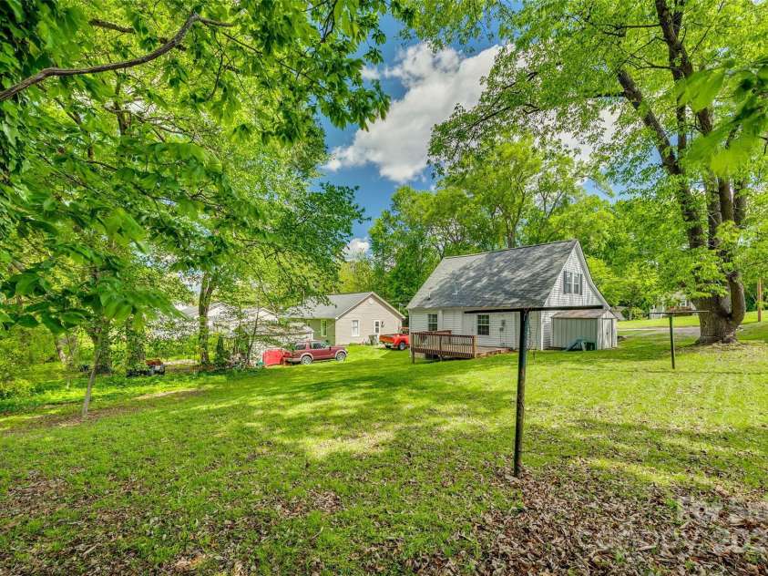 210 Knox Street, Clover, SC 29710.  MLS# CAR4234117, YatesRealty ID 2984. 