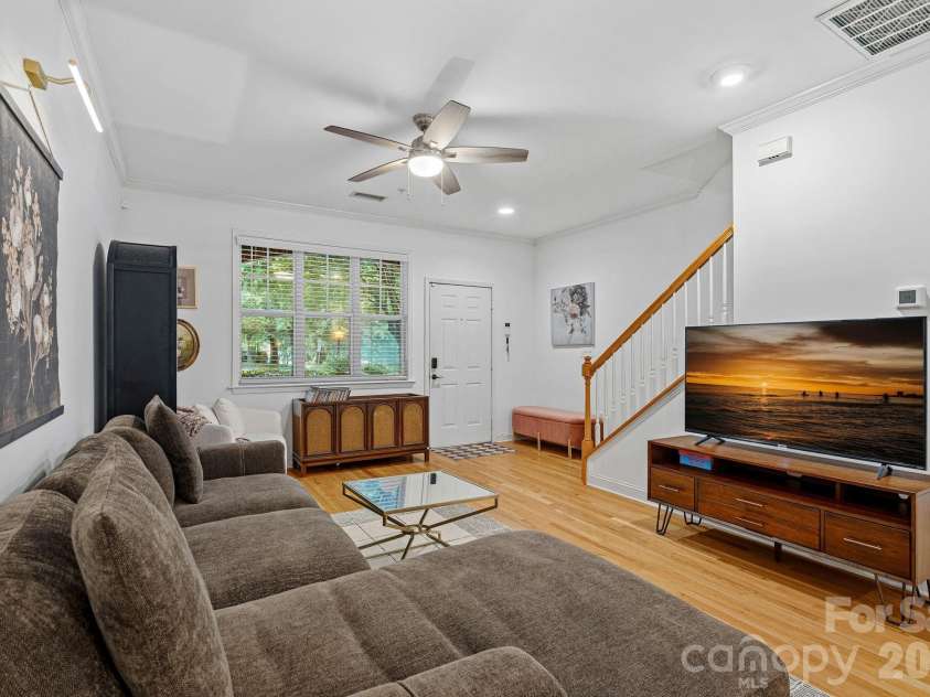 222 Torrence Street, Charlotte, NC 28204.  MLS# CAR4398634, YatesRealty ID 2984. 