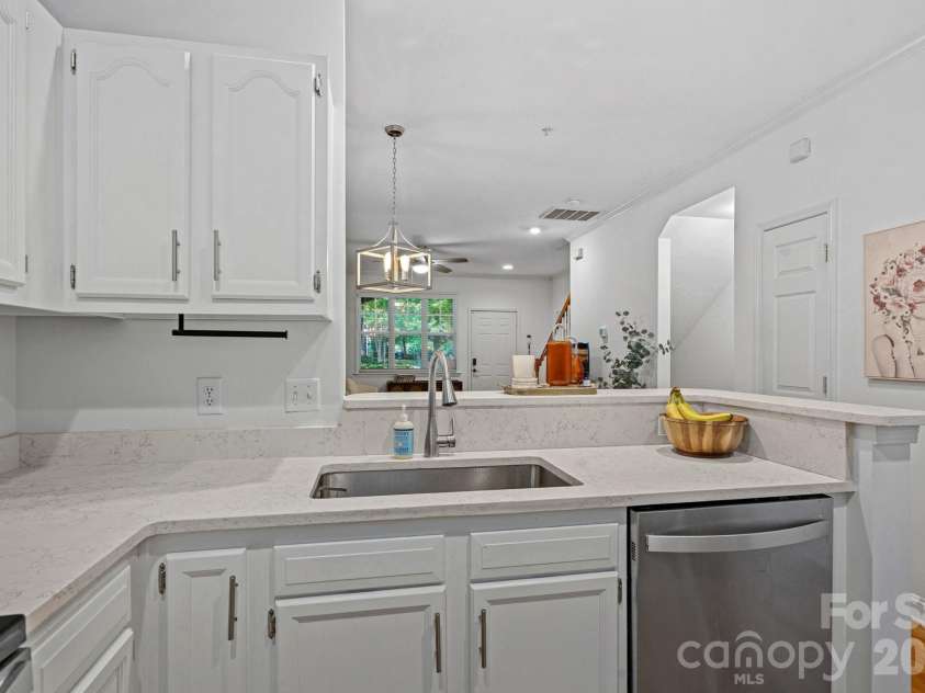 222 Torrence Street, Charlotte, NC 28204.  MLS# CAR4398634, YatesRealty ID 2984. 