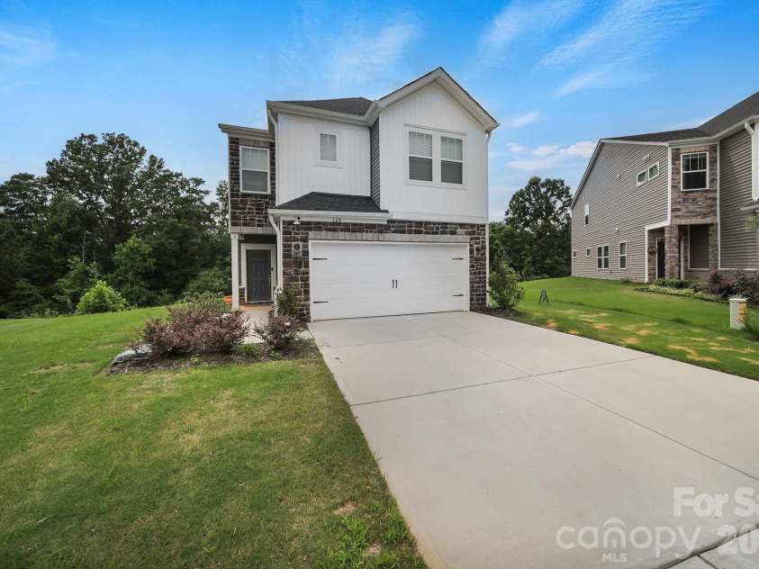 660 Citriadora Street, Fort Mill, SC 29715.  MLS# CAR4392923, YatesRealty ID 29840. 