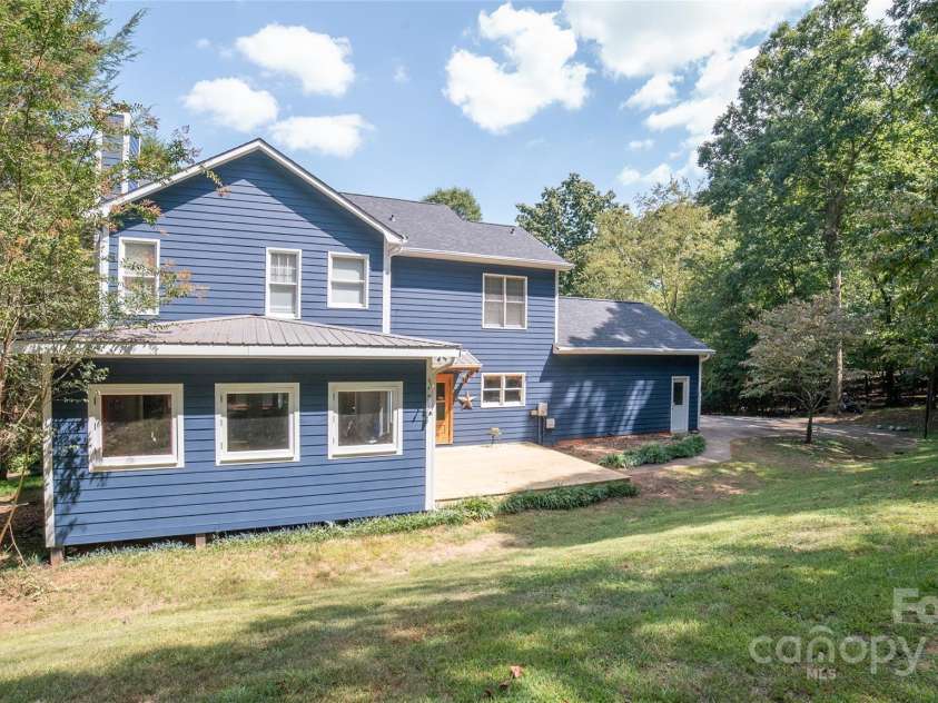 310 La Foret Drive, Morganton, NC 28655.  MLS# CAR4282955, YatesRealty ID 29842. 