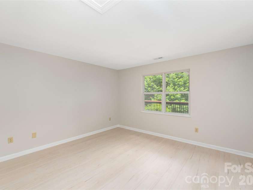 409 Carlyle Way, Asheville, NC 28803.  MLS# CAR4392265, YatesRealty ID 29842. Front Bedroom