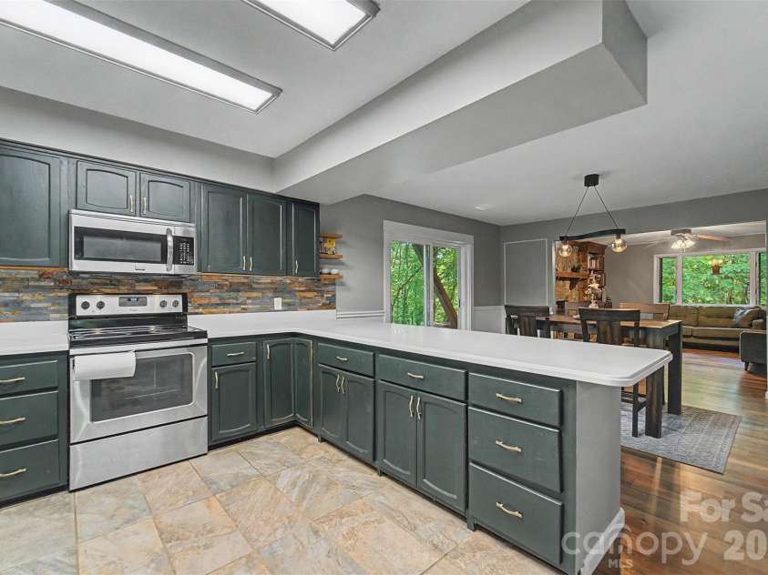 171 High Splendor Road, Robbinsville, NC 28771.  MLS# CAR4391175, YatesRealty ID 29843. 
