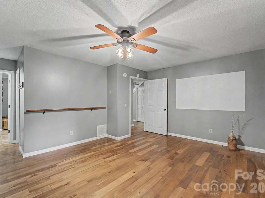 171 High Splendor Road, Robbinsville, NC 28771.  MLS# CAR4391175, YatesRealty ID 29843. 
