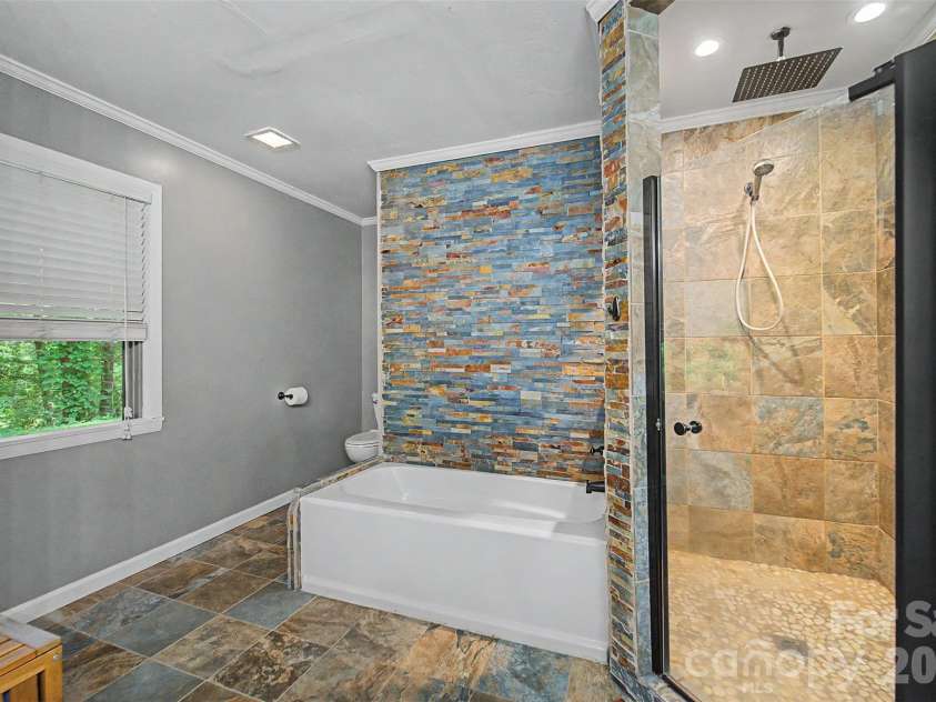 171 High Splendor Road, Robbinsville, NC 28771.  MLS# CAR4391175, YatesRealty ID 29843. 