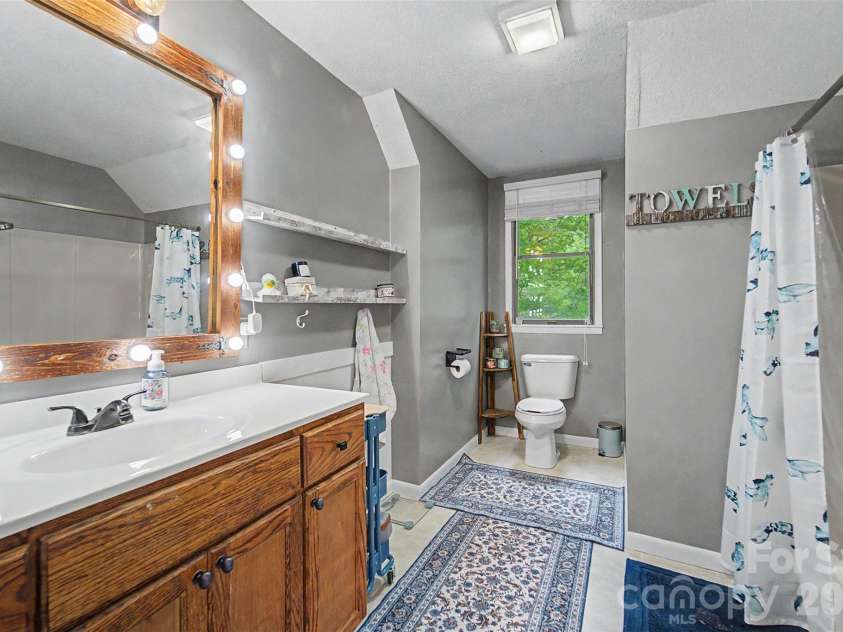 171 High Splendor Road, Robbinsville, NC 28771.  MLS# CAR4391175, YatesRealty ID 29843. 