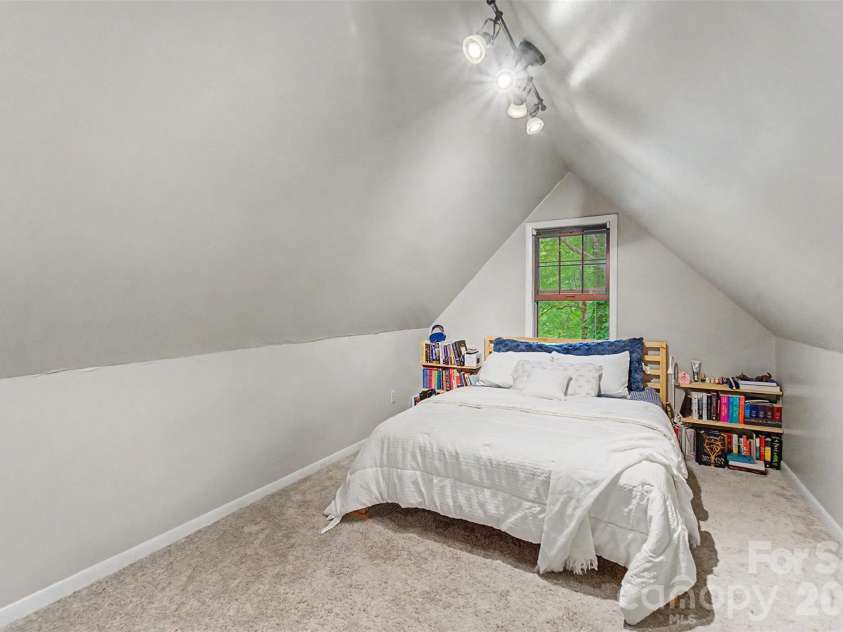 171 High Splendor Road, Robbinsville, NC 28771.  MLS# CAR4391175, YatesRealty ID 29843. 
