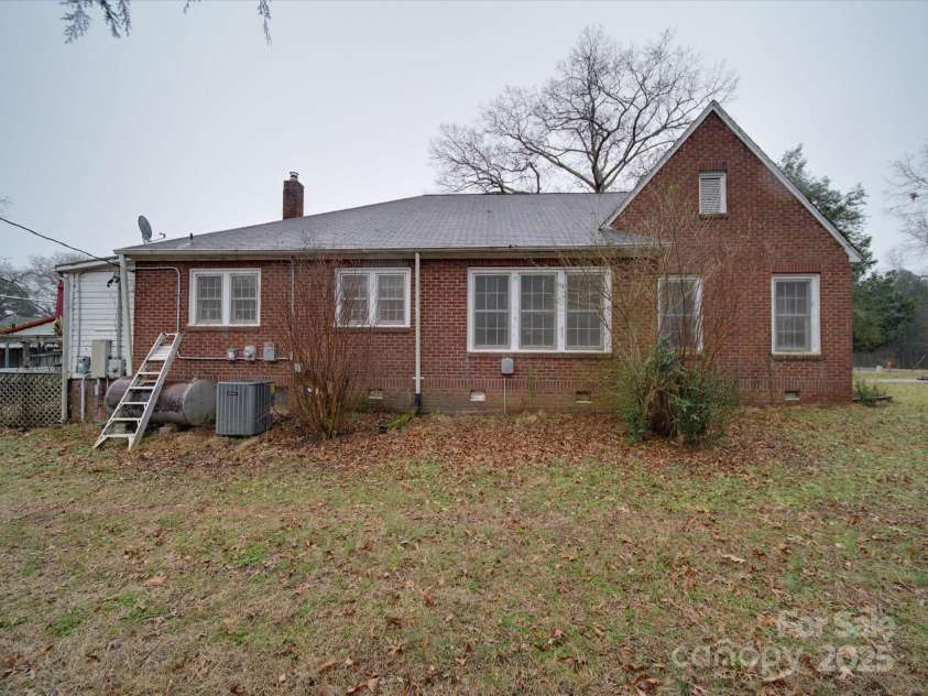 1231 Cherry Hill Road, Mocksville, NC 27028.  MLS# CAR4285939, YatesRealty ID 29845. 