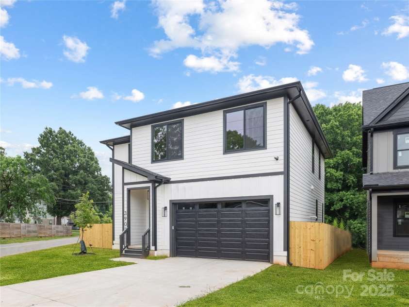 3903 Plainview Road, Charlotte, NC 28208.  MLS# CAR4267754, YatesRealty ID 29846. 