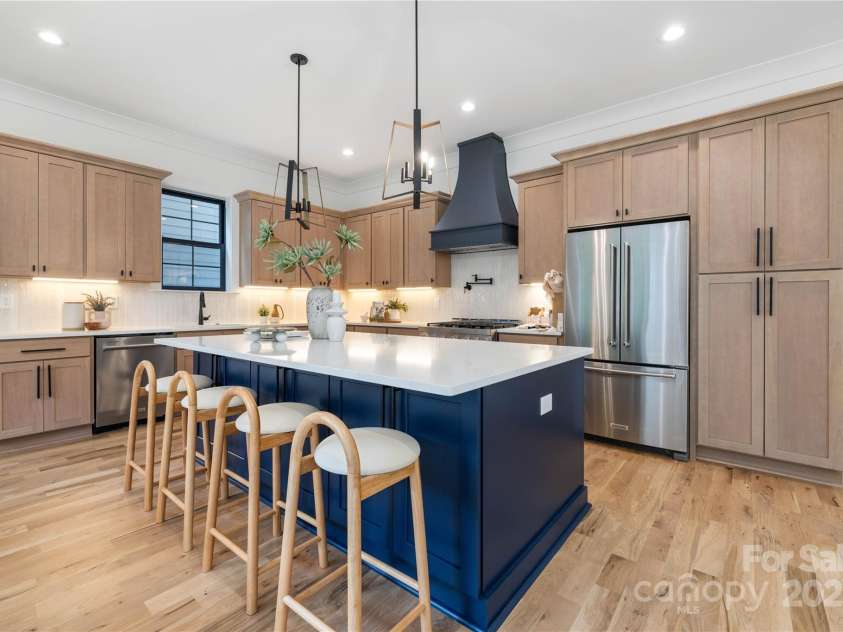 3903 Plainview Road, Charlotte, NC 28208.  MLS# CAR4267754, YatesRealty ID 29846. 