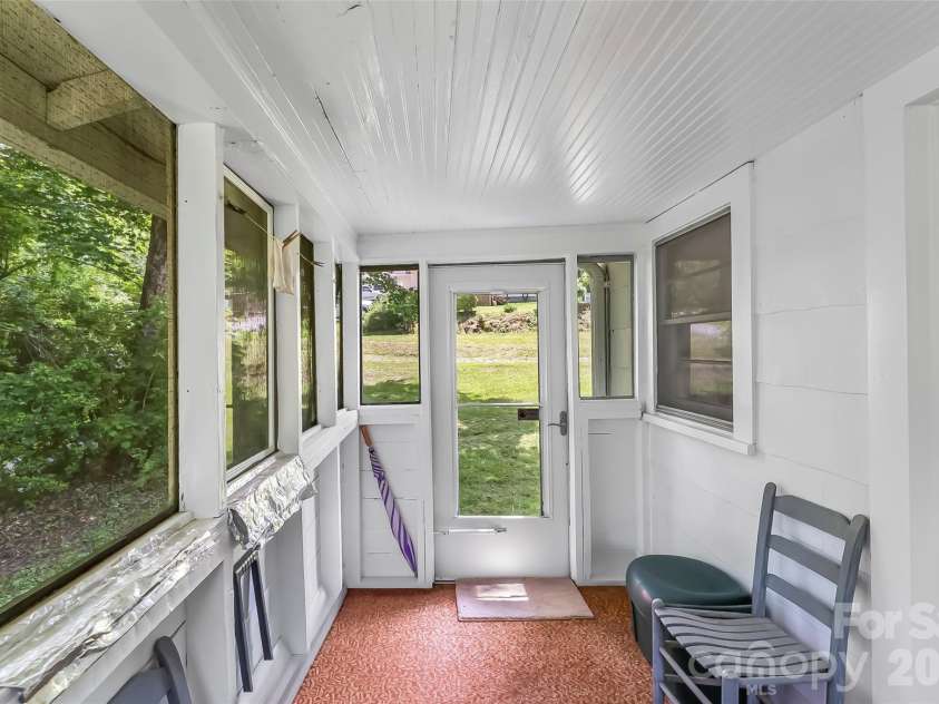 127 Stafford Road, Spruce Pine, NC 28777.  MLS# CAR4387478, YatesRealty ID 29847. 