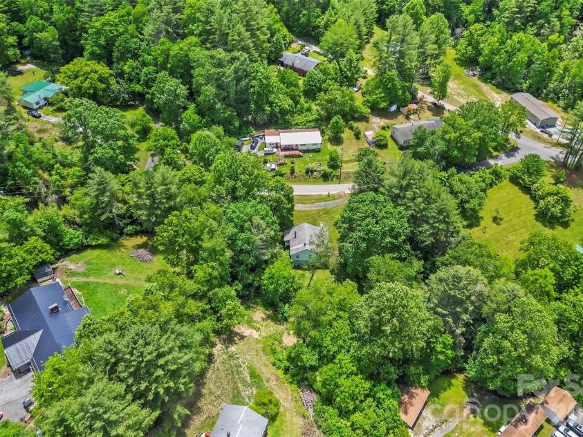 127 Stafford Road, Spruce Pine, NC 28777.  MLS# CAR4387478, YatesRealty ID 29847. 