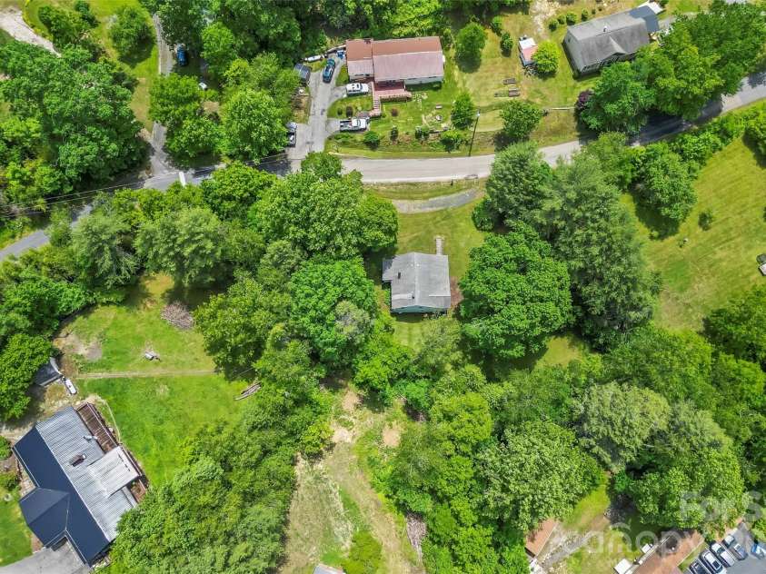 127 Stafford Road, Spruce Pine, NC 28777.  MLS# CAR4387478, YatesRealty ID 29847. 
