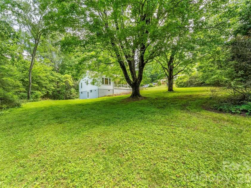 127 Stafford Road, Spruce Pine, NC 28777.  MLS# CAR4387478, YatesRealty ID 29847. 