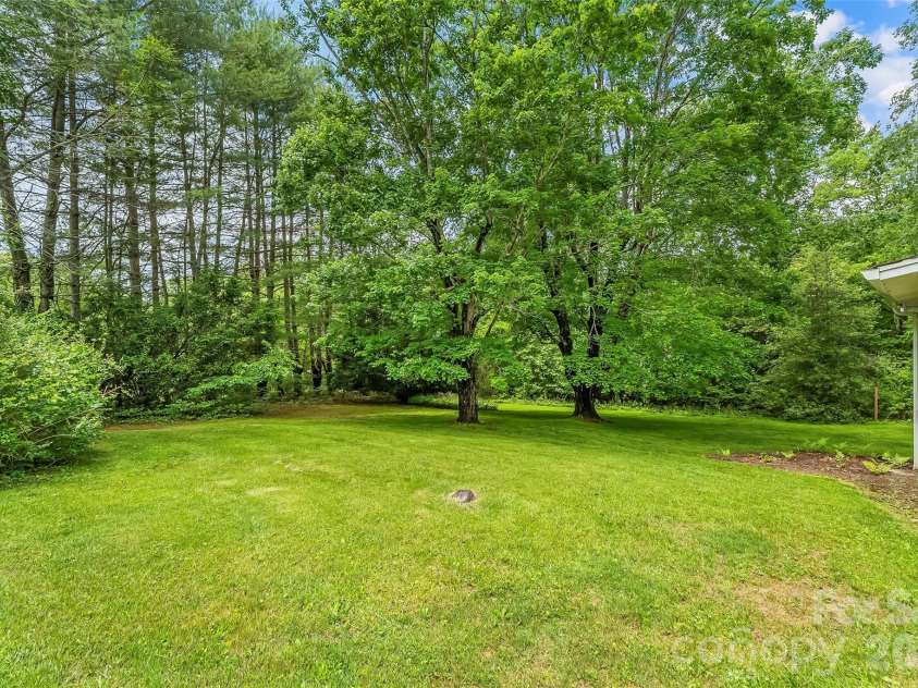 127 Stafford Road, Spruce Pine, NC 28777.  MLS# CAR4387478, YatesRealty ID 29847. 
