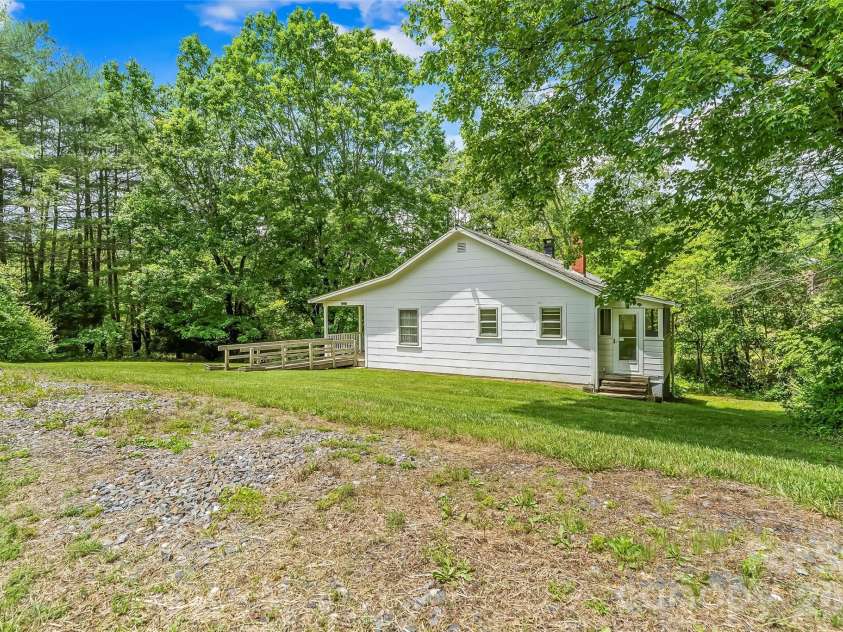 127 Stafford Road, Spruce Pine, NC 28777.  MLS# CAR4387478, YatesRealty ID 29847. 