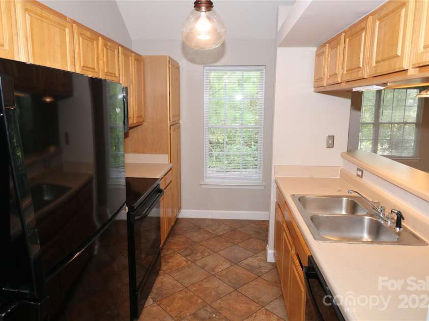 2558 Carya Pond Lane, Charlotte, NC 28212.  MLS# CAR4281647, YatesRealty ID 29848. 