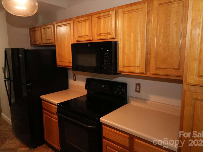 2558 Carya Pond Lane, Charlotte, NC 28212.  MLS# CAR4281647, YatesRealty ID 29848. 