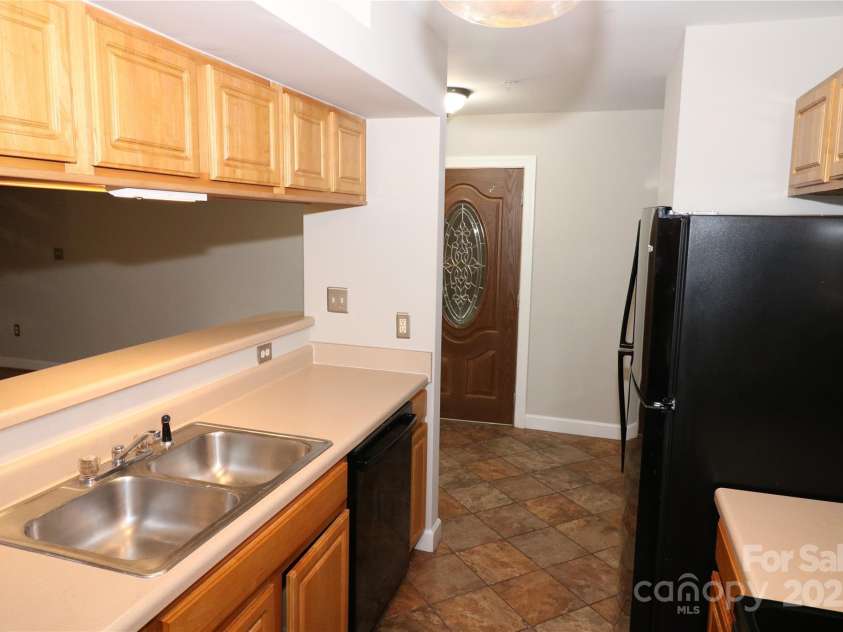 2558 Carya Pond Lane, Charlotte, NC 28212.  MLS# CAR4281647, YatesRealty ID 29848. 