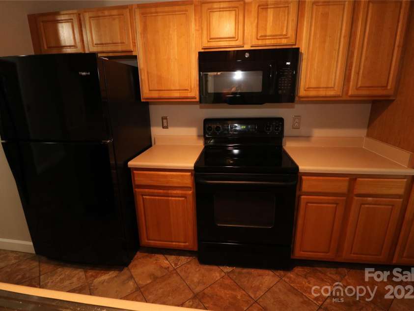 2558 Carya Pond Lane, Charlotte, NC 28212.  MLS# CAR4281647, YatesRealty ID 29848. 