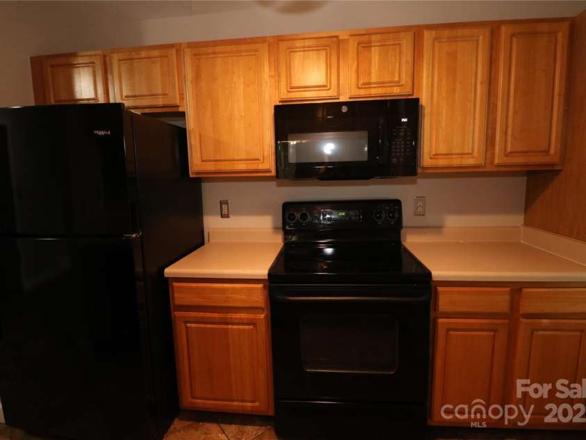 2558 Carya Pond Lane, Charlotte, NC 28212.  MLS# CAR4281647, YatesRealty ID 29848. 
