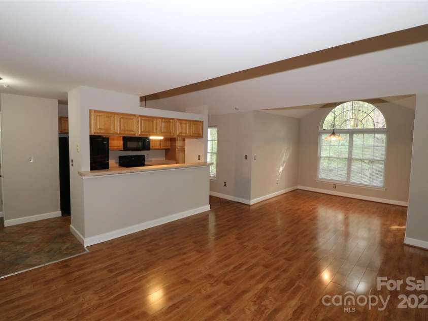 2558 Carya Pond Lane, Charlotte, NC 28212.  MLS# CAR4281647, YatesRealty ID 29848. 