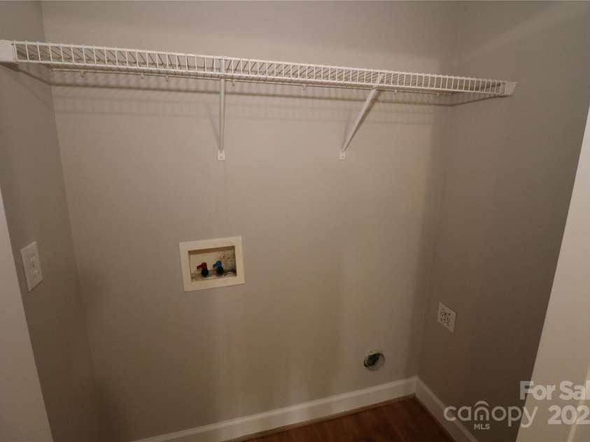 2558 Carya Pond Lane, Charlotte, NC 28212.  MLS# CAR4281647, YatesRealty ID 29848. 