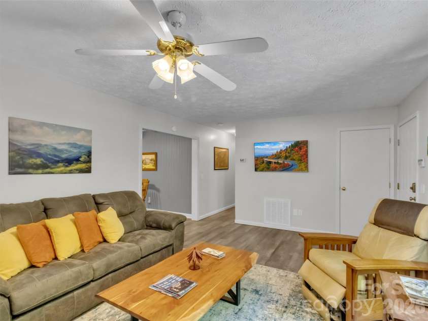 330 Sleepy Hollow Drive, Waynesville, NC 28785.  MLS# CAR4390850, YatesRealty ID 29849. 