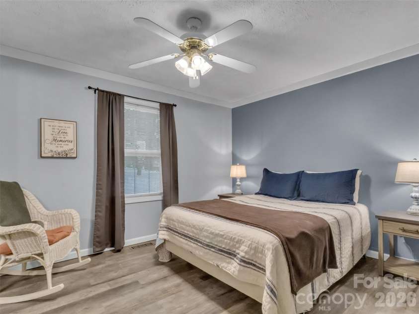 330 Sleepy Hollow Drive, Waynesville, NC 28785.  MLS# CAR4390850, YatesRealty ID 29849. 