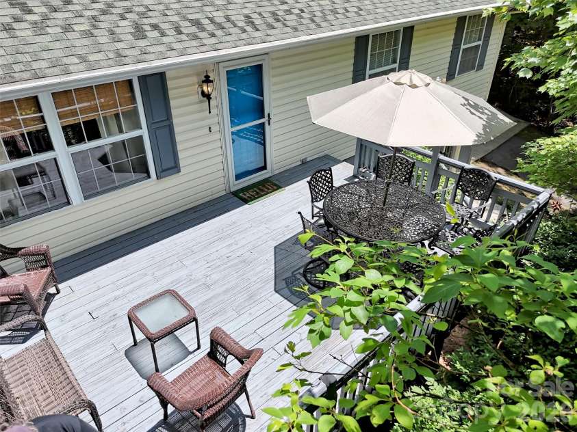 330 Sleepy Hollow Drive, Waynesville, NC 28785.  MLS# CAR4390850, YatesRealty ID 29849. 